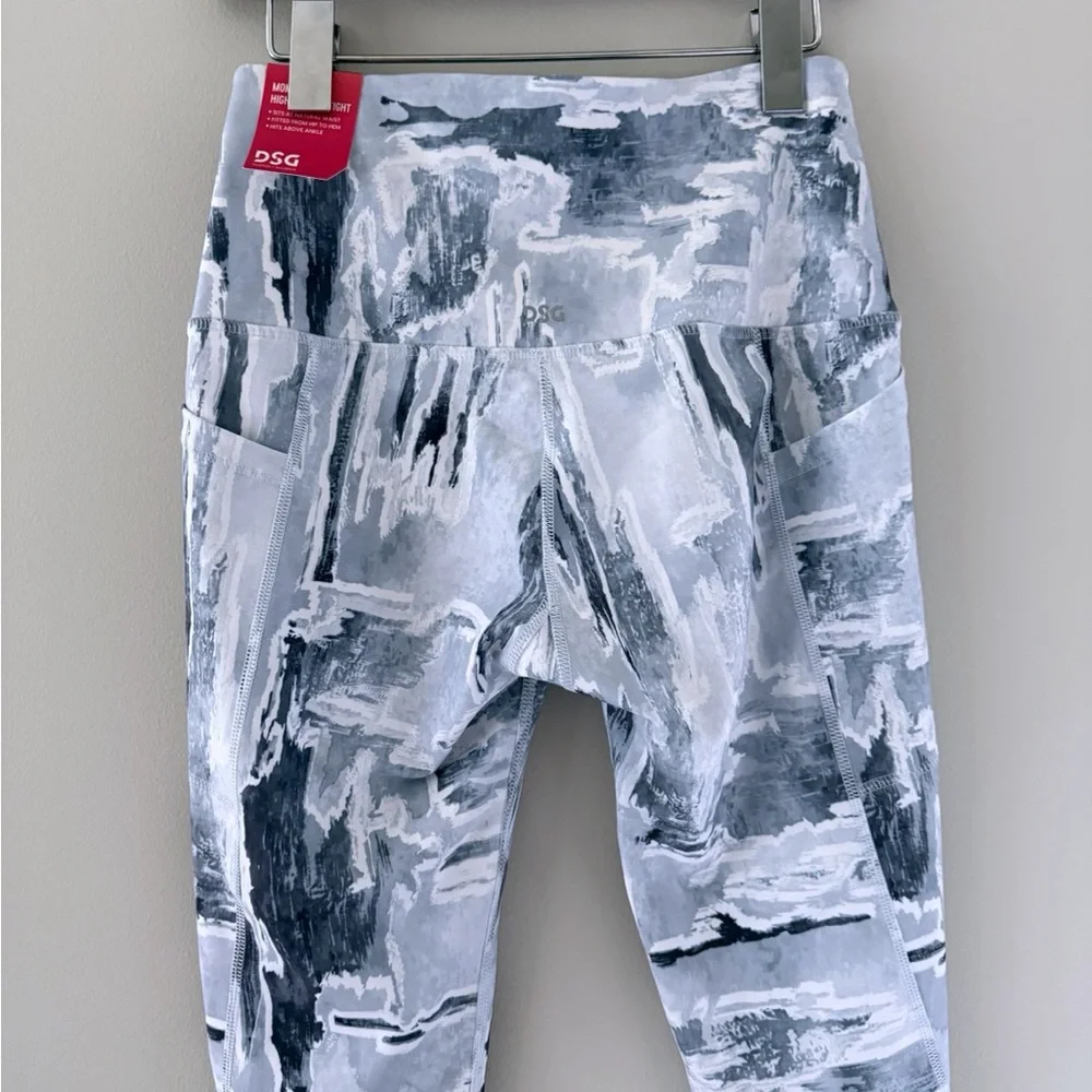 DSG Momentum High Rise 7/8 Tights and Top - New With Tags - Picture 4 of 7